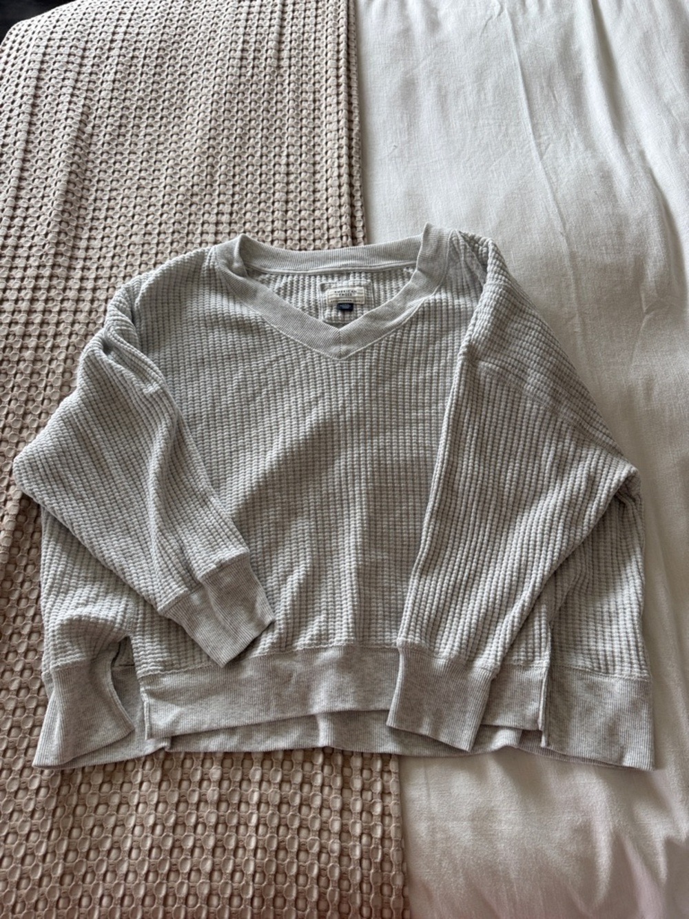 American Eagle Outfitters Light Gray Waffle V-Neck Pullover